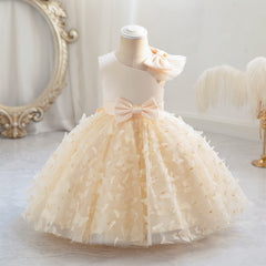 Vestido infantil de princesa en color púrpura con detalles en tul y moño, ideal para fiestas y celebraciones.Vestido infantil de princesa – Tul fiesta niña
